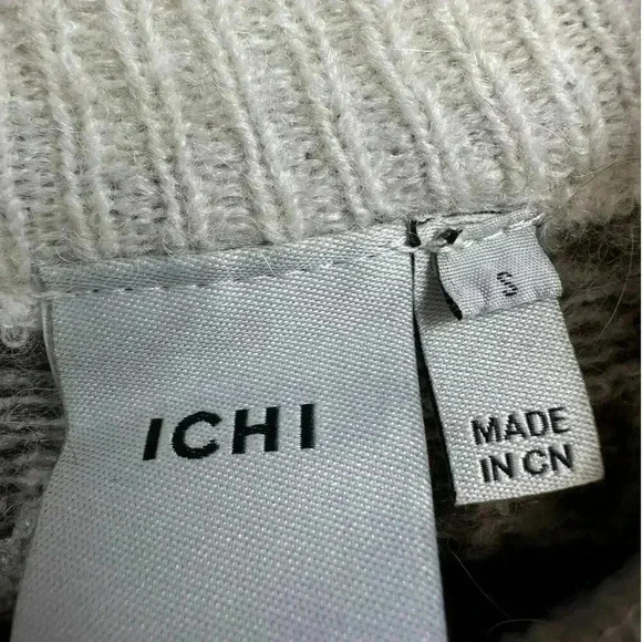 Elegant Black and White Women's Sweater - Picture 9 of 13